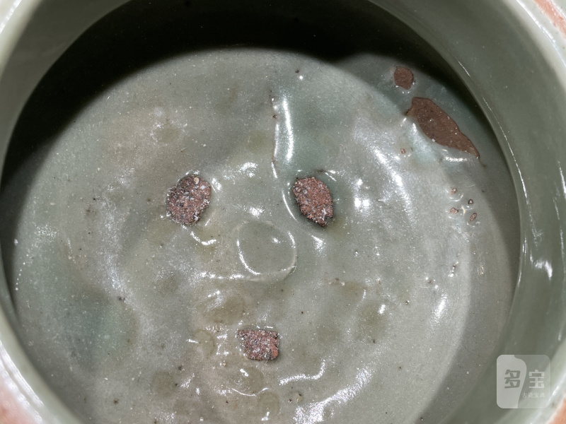 元 龙泉窑暗刻缠枝莲纹三足甬式炉 - 图8
